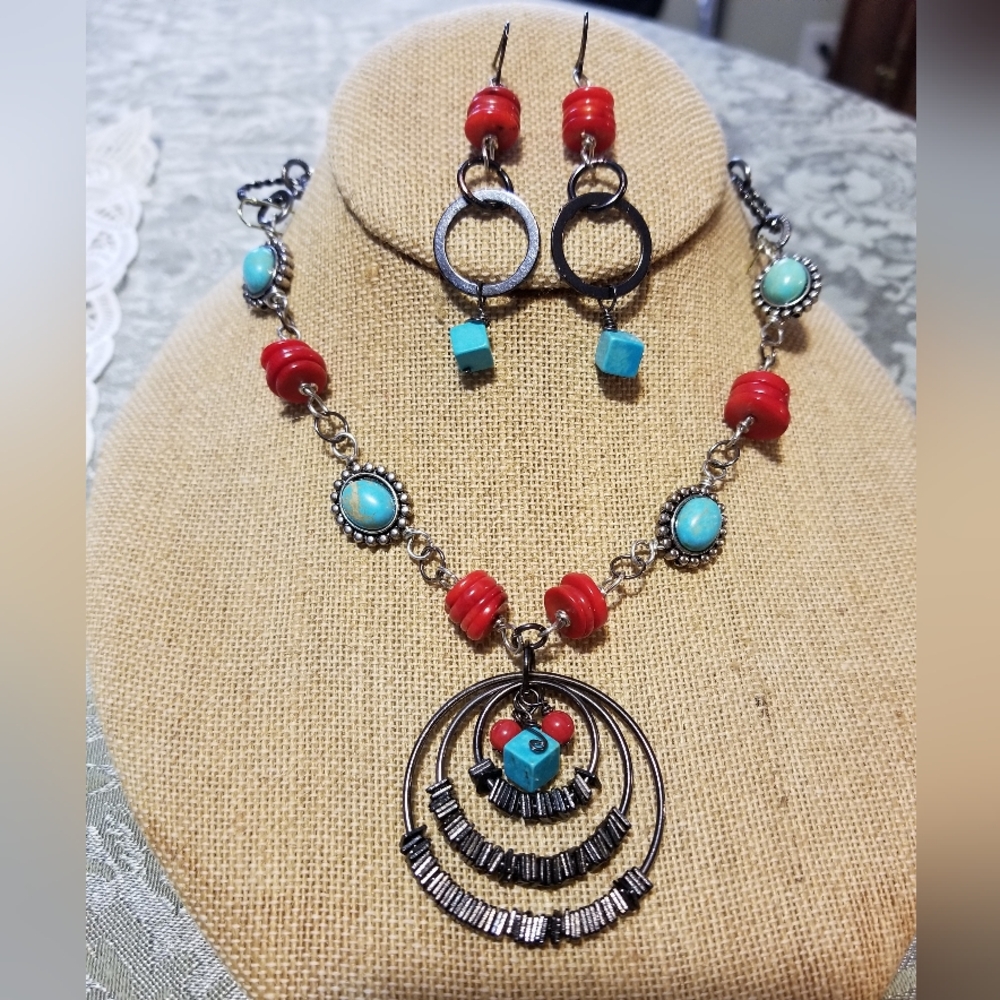 NWT Tibetan inspired necklac/earring set